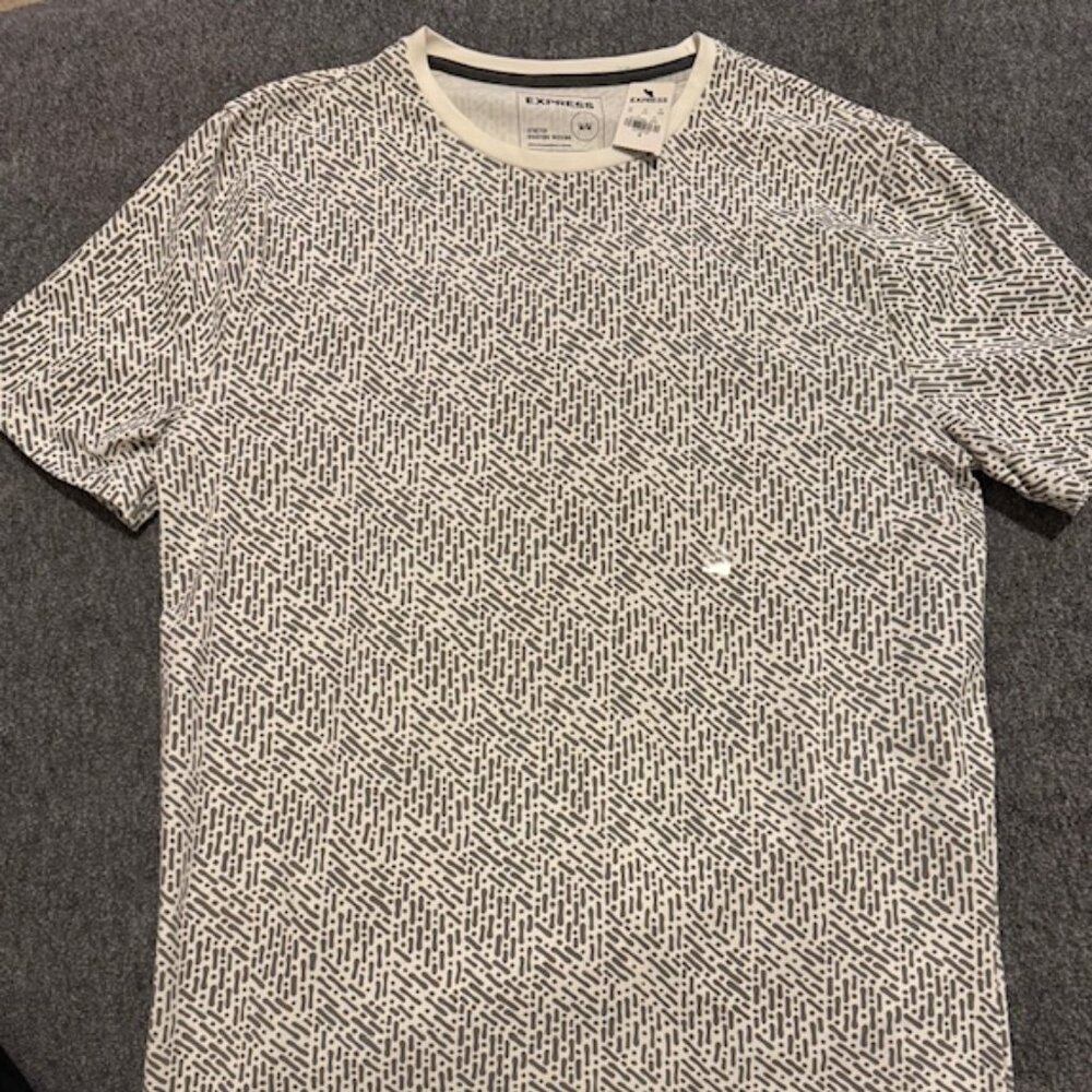 NWT - Express Men's Stretch Moisture Wicking T-shirt, White/Gray Size Medium